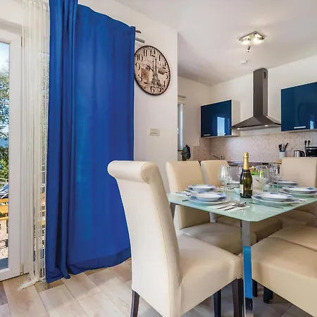 2 Bedroom Beautiful In Daire *