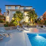 2 Bedroom Beautiful In