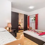 Apartman 2 Bedroom Beautiful In Fiume