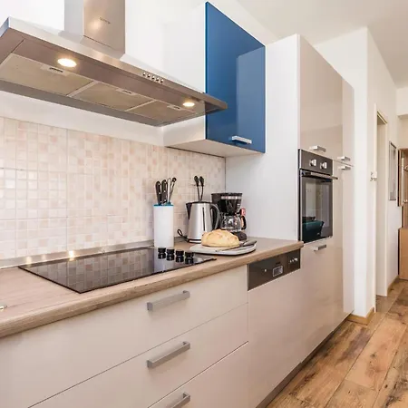 2 Bedroom Beautiful In * Fiume