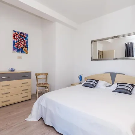 2 Bedroom Beautiful In Apartman